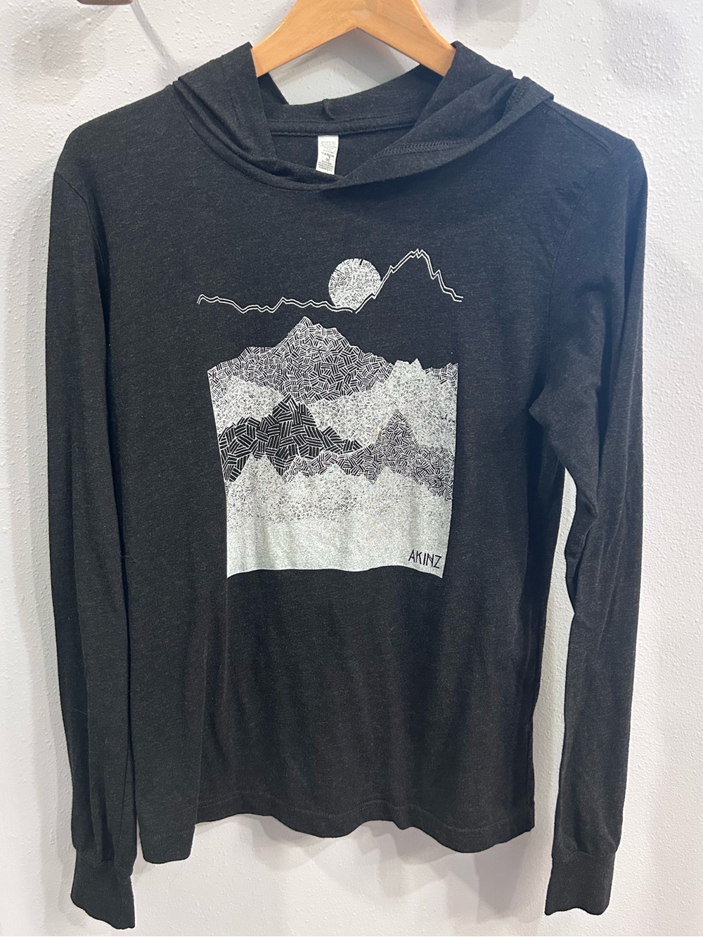 Akinz "Ascend Mountains" Lightweight Long Sleeve Pullover Hoodie